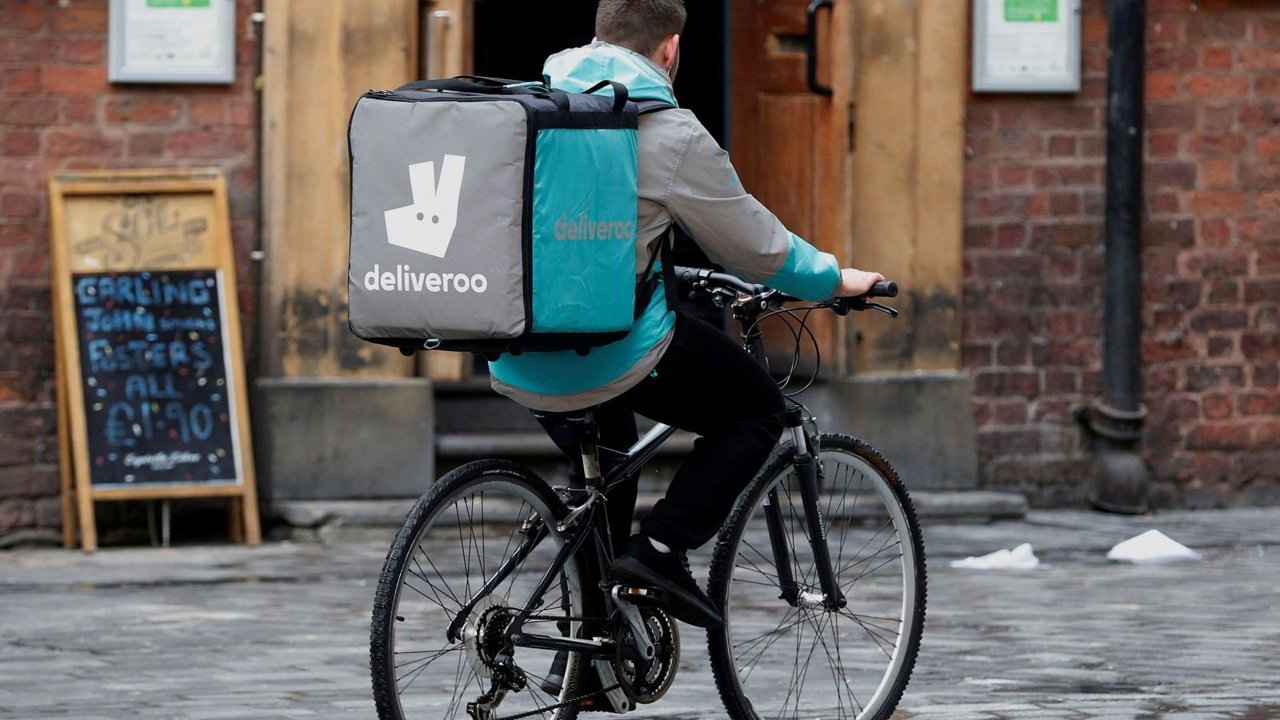 “Lavoro occulto”: Deliveroo condannata a 375.000 euro di multa dalla giustizia francese