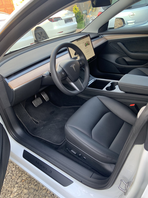 35FBF7EE-AD15-4570-A1C0-1B1DCC8AC044