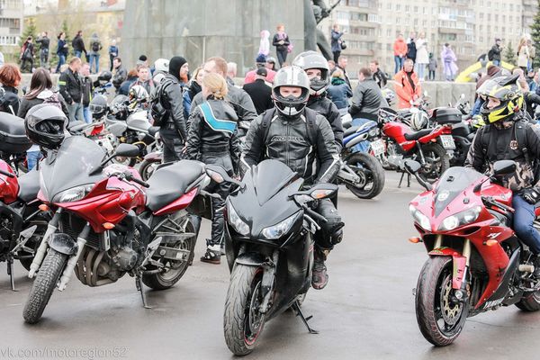 Здесь собрались байкеры из Владивостока Хабаровска Здесь собрались байкеры из Владивостока Хабаровска