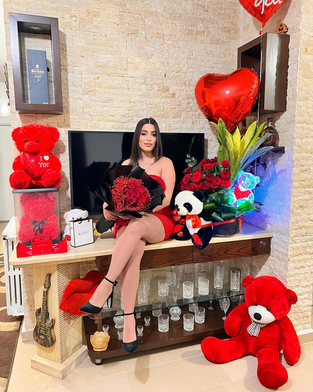 صور إليسا أندونيان 2025 - فضايح مثيرة | إليسا أندونيان سكس 2026! Elissaandonian-1756229931838