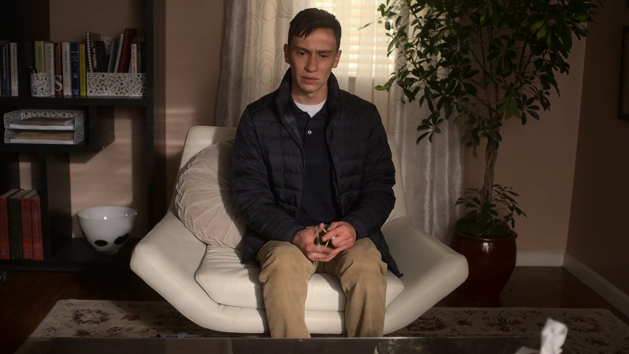 Atypical (2017) S02E01 Juiced! (1080p NF WEB-DL x265 10bit EAC3 