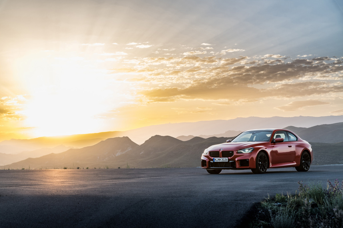 P90481943_highRes_the-all-new-bmw-m2-s