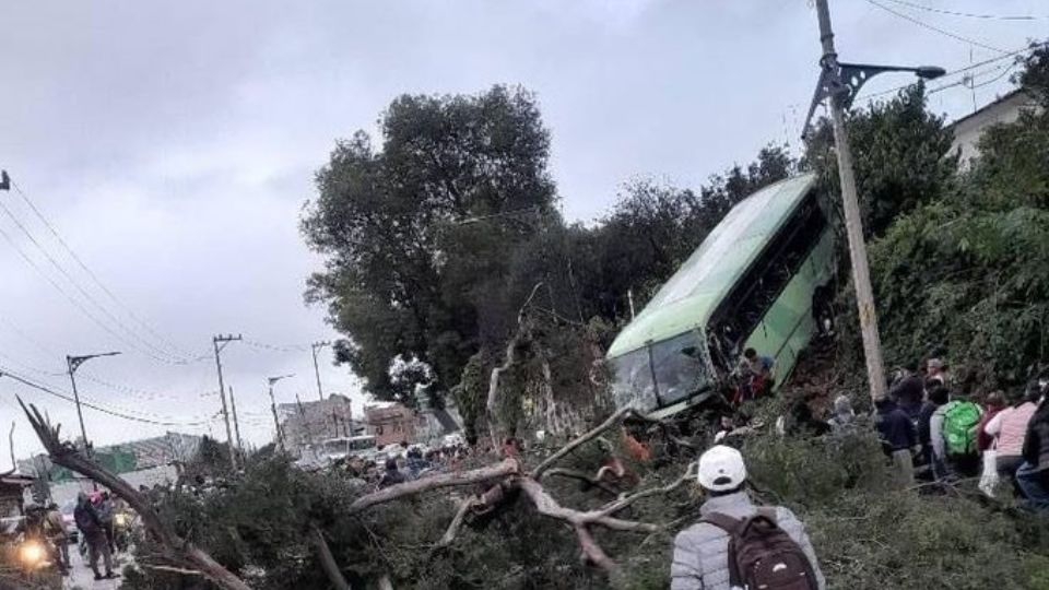 Impactante accidente en la México-Cuernavaca deja más de 15 heridos; cierran la circulación