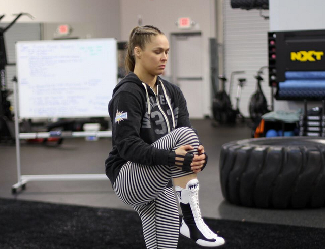 Ронда Раузи тренирала докато е била бременна по време на преговорите за двубоя с Карано