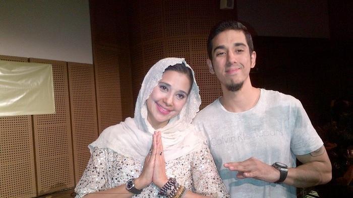 Ayu Azhari dan Axel
