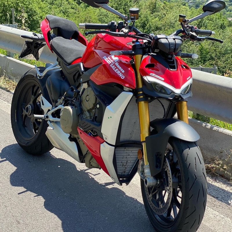 32ACC7A1-5711-49DC-85B7-BC92A850C360