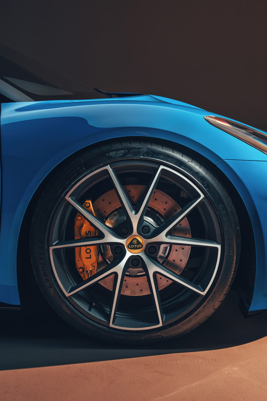 LotusEmiraFrontWheelDetail
