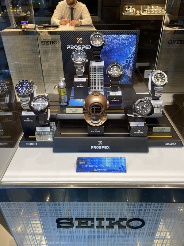 09A8E8F5-DBE3-4DAA-B4C2-B18982AA6C64