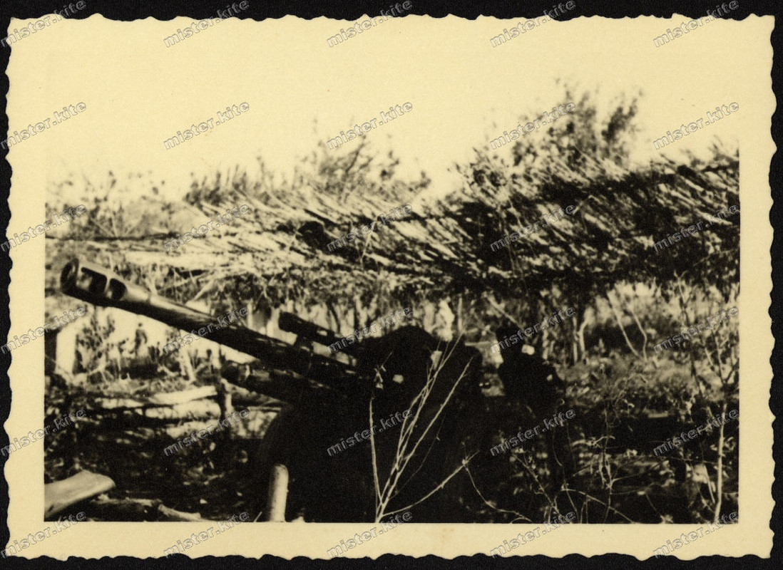 Flak-Geschütz-Mörser-Kanone-Wehrmacht-Arttillerie-gun-pistolet-Tarn-PAK