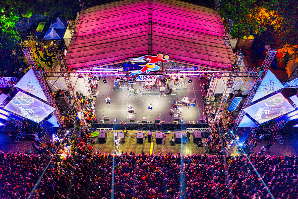 magenta-roof-concert.jpg