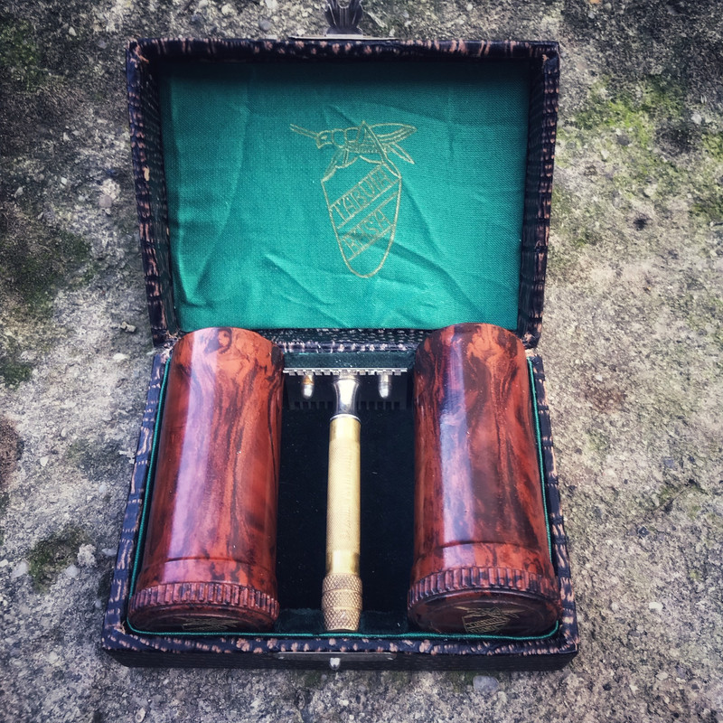 1CEE0548-0FEE-4B7D-AF41-10A55F3B388A