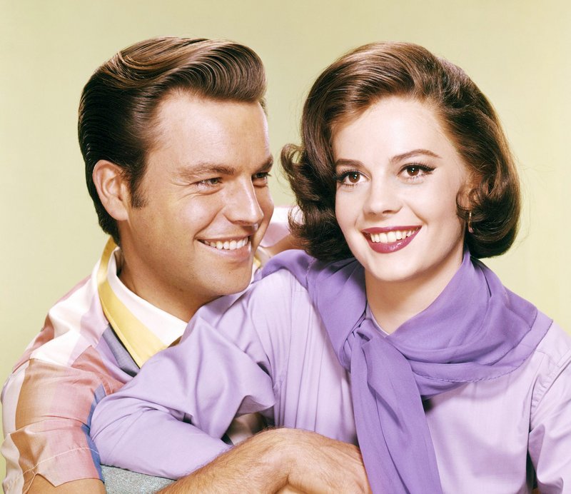 https://i.postimg.cc/m2BCDZtp/image-url-https-static-onecms-io-wp-content-uploads-sites-13-2018-02-01-robert-wagner-natalie-wood.jpg