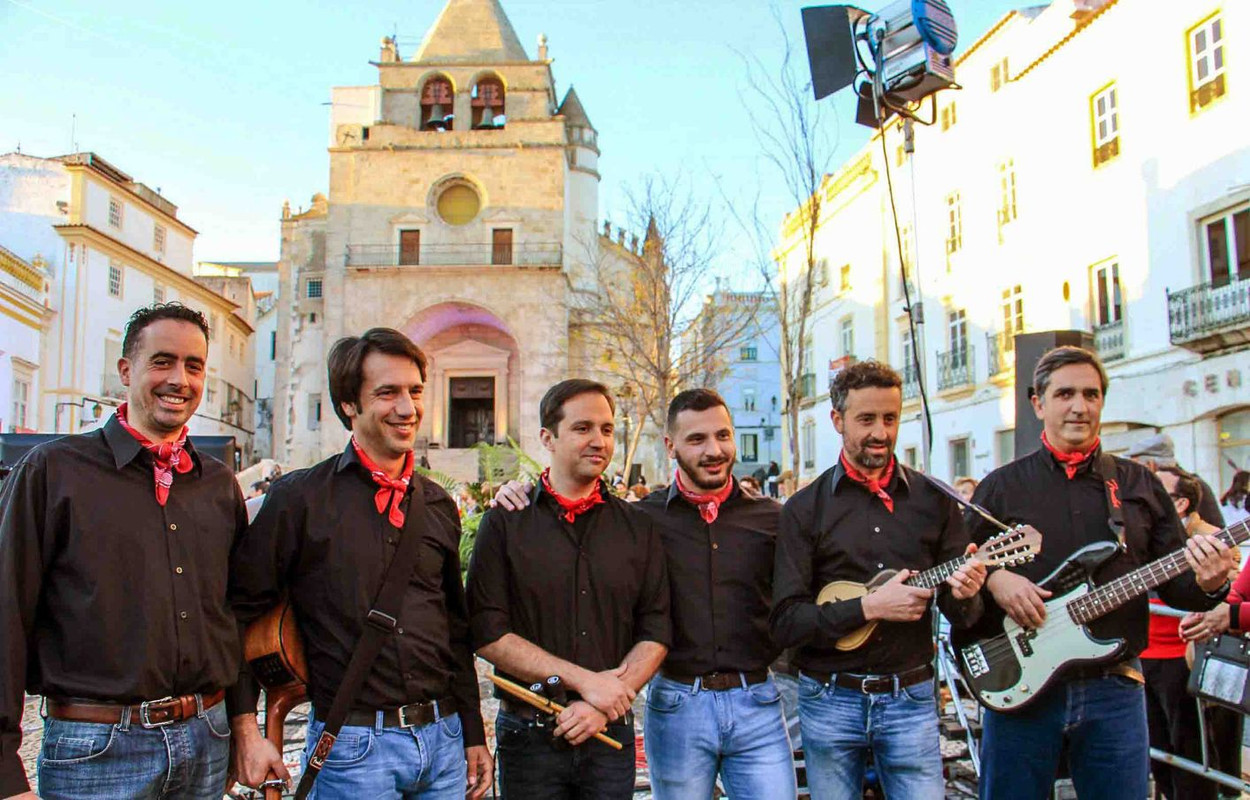 ELVAS: BRIGADA 14 DE JANEIRO ATUA, ESTA NOITE, NA PRAÇA DA FEIRA