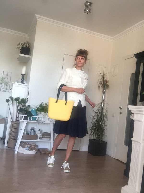 BB479213-F5BE-4592-952F-7FF6A492F4D2