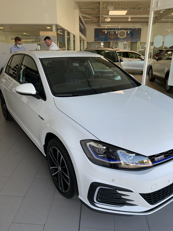 E93E8CFC-AC7B-4A54-AD0F-021A0BC0109B