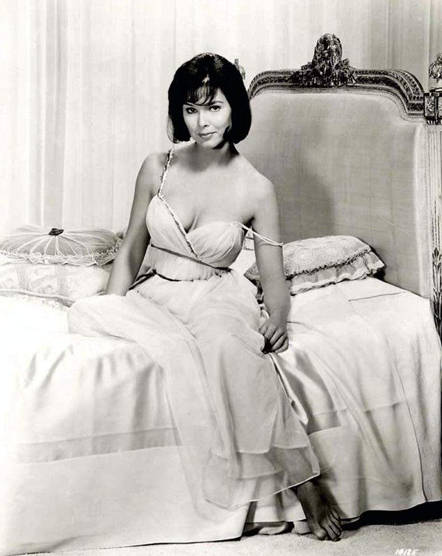 yvonne_craig_026