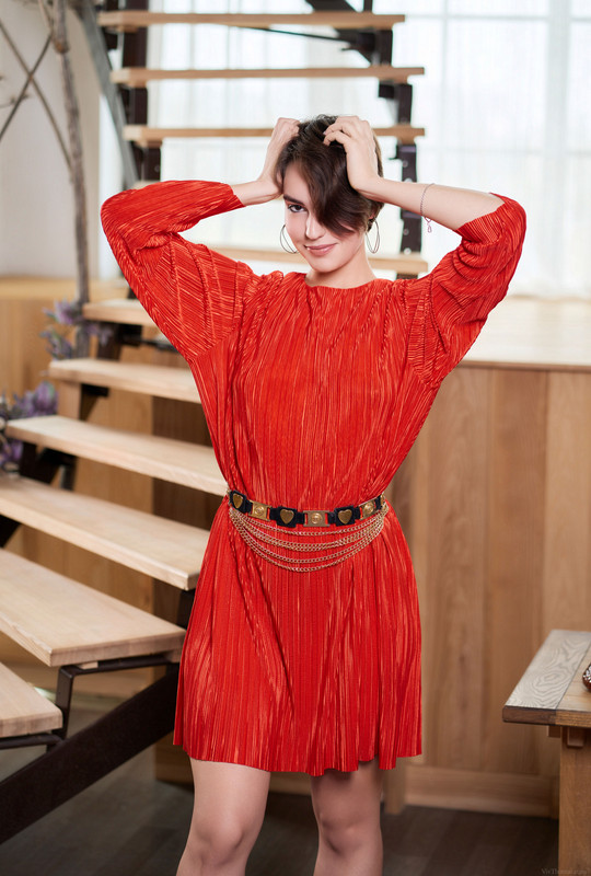 Viv Thomas Come Upstairs Erika Luchini high 0002 — Postimages