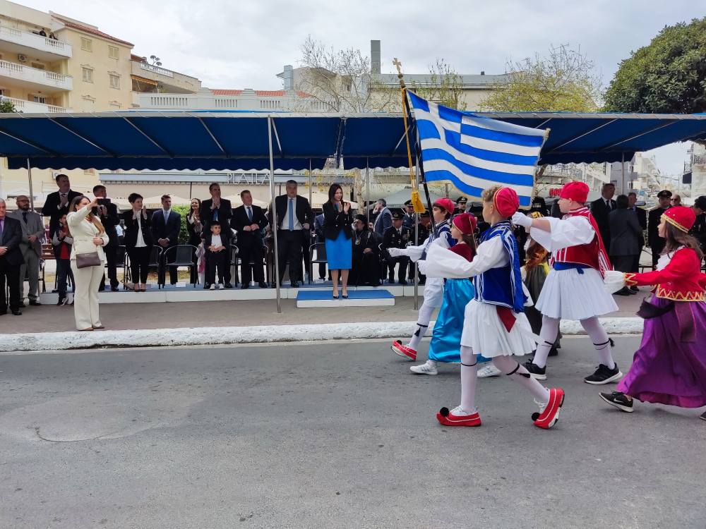 , Καλαμάτα: Λαμπρή παρέλαση για την επέτειο της 25ης Μαρτίου 1821