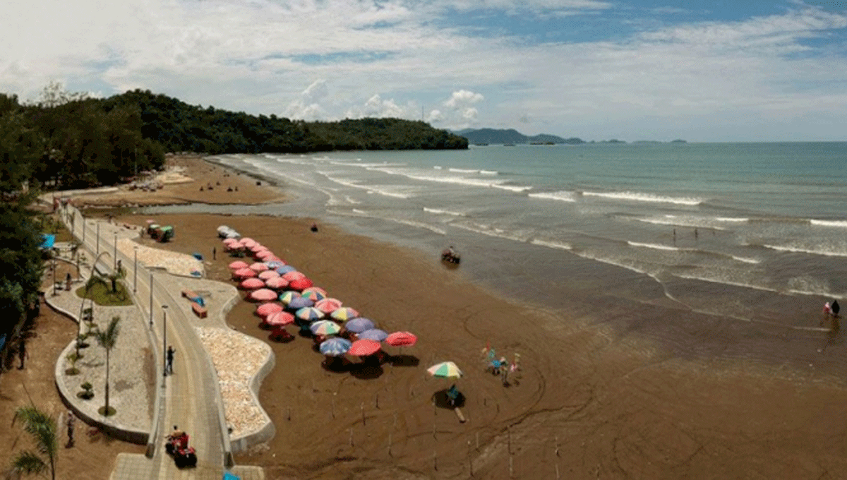 Pantai Air Manis Padang