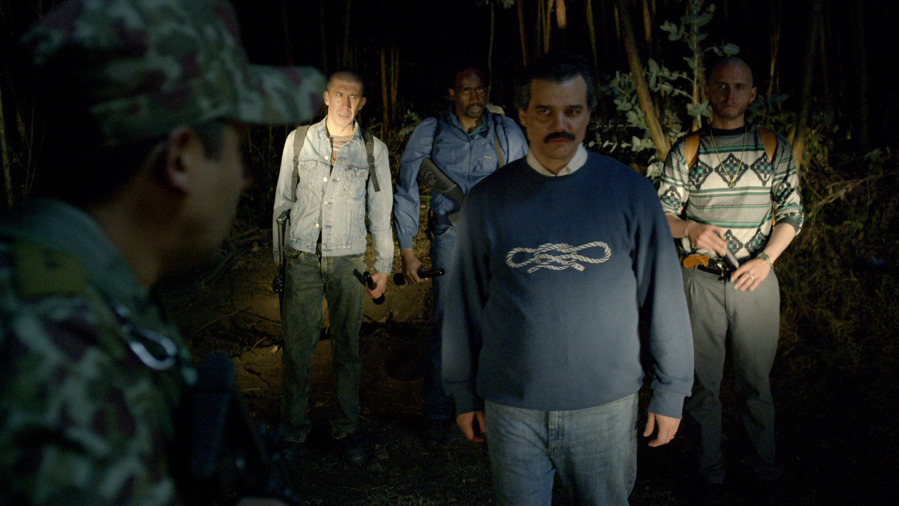 Narcos.S02E01.Finalmente.libero.1080p.BluRay.DTS.ITA.AC3.ENG.Sub