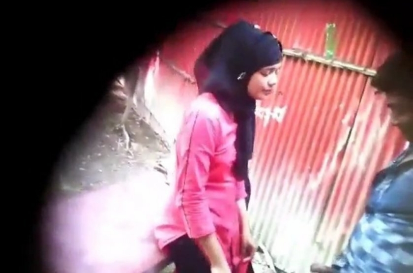Bangaladeshi Girlfriend Outdoor Fucking With Boyfriend