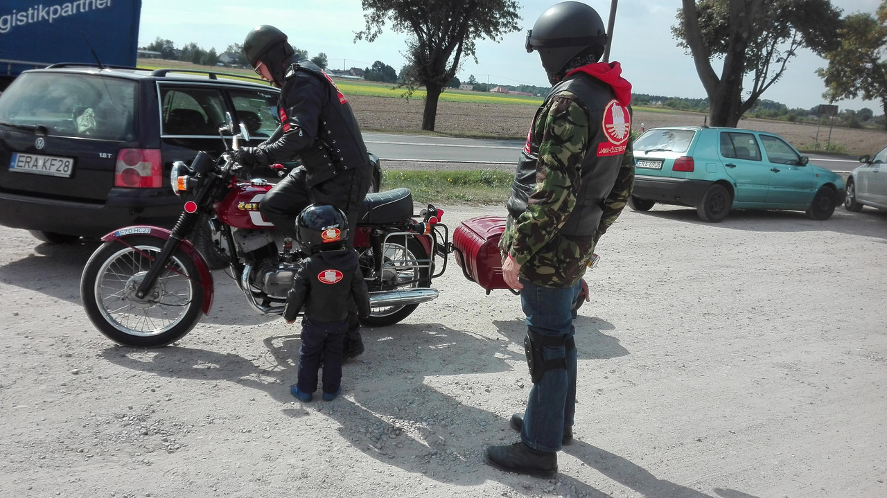 41391890_709692849381209_8978179371902697472_n