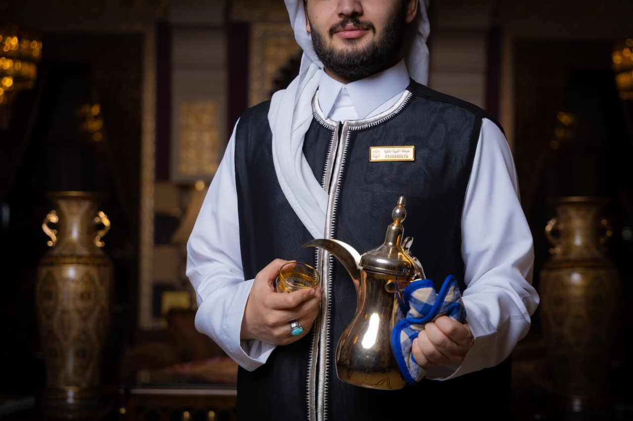 قهوجي رجال بجدة