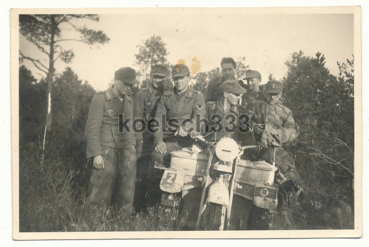 Foto Sturmgeschütz Panzermänner mit NSU Kettenkrad Motorrad ! Kr