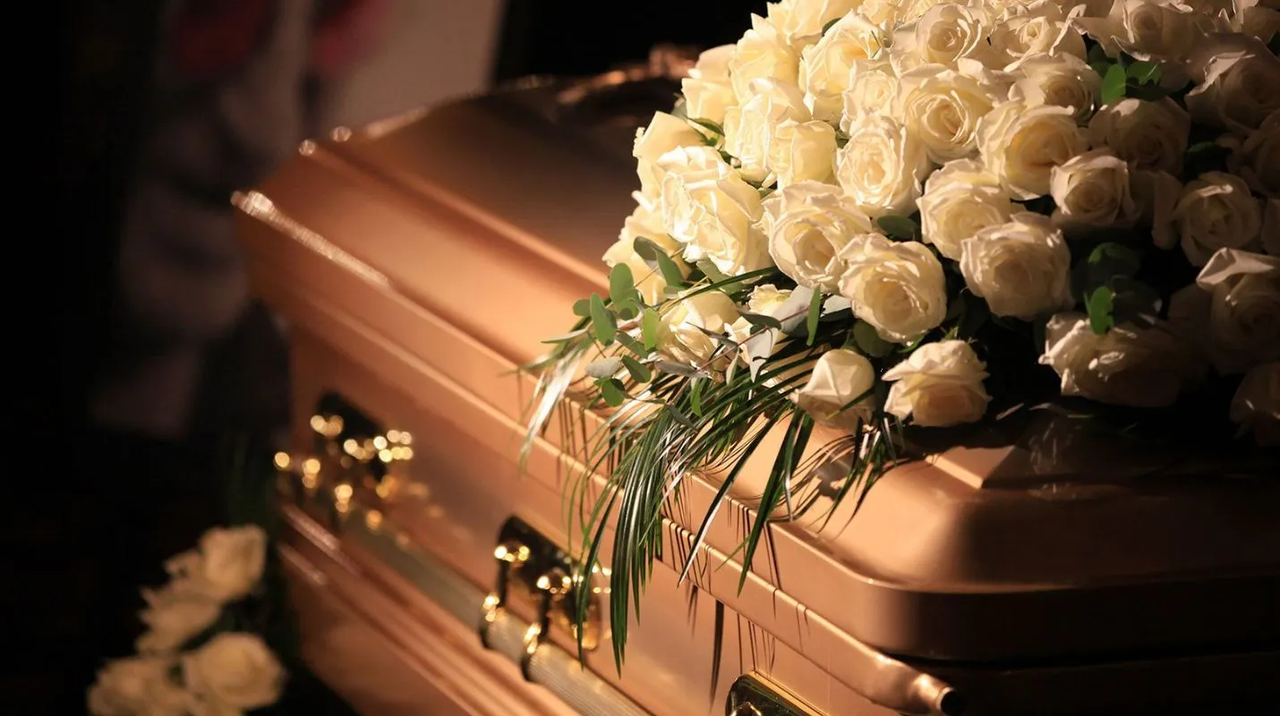 China: Fue a trabajar y convirtieron su departamento en funeraria