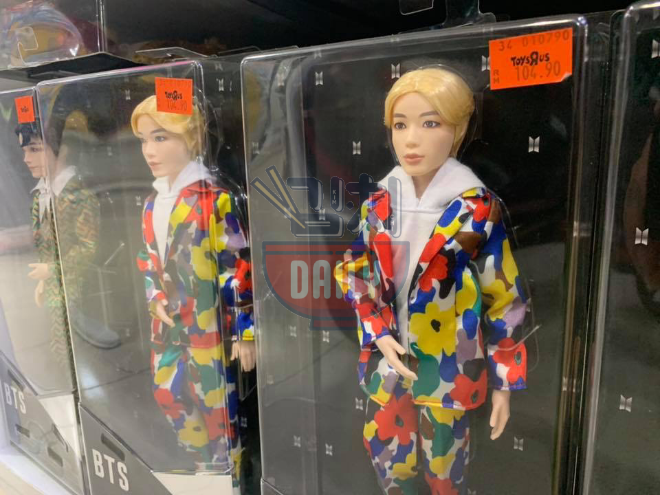 bts kolaborasi dengan mattel untuk menghasilkan patung dan kad uno