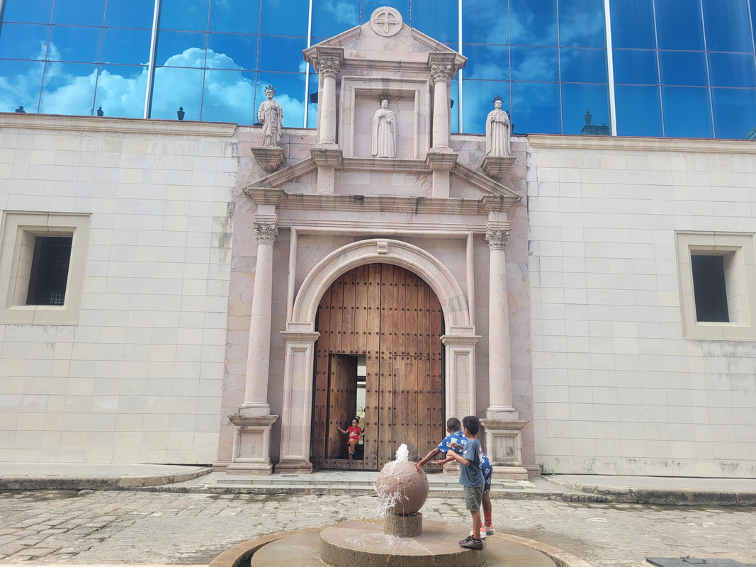 Внезапная поездка. Cuba, tengo un hambre de pingon! Варадеро-Гавана.  Конец декабря 2024