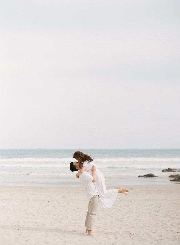 A-Sunny-Beach-Engagement-in-Hongkong