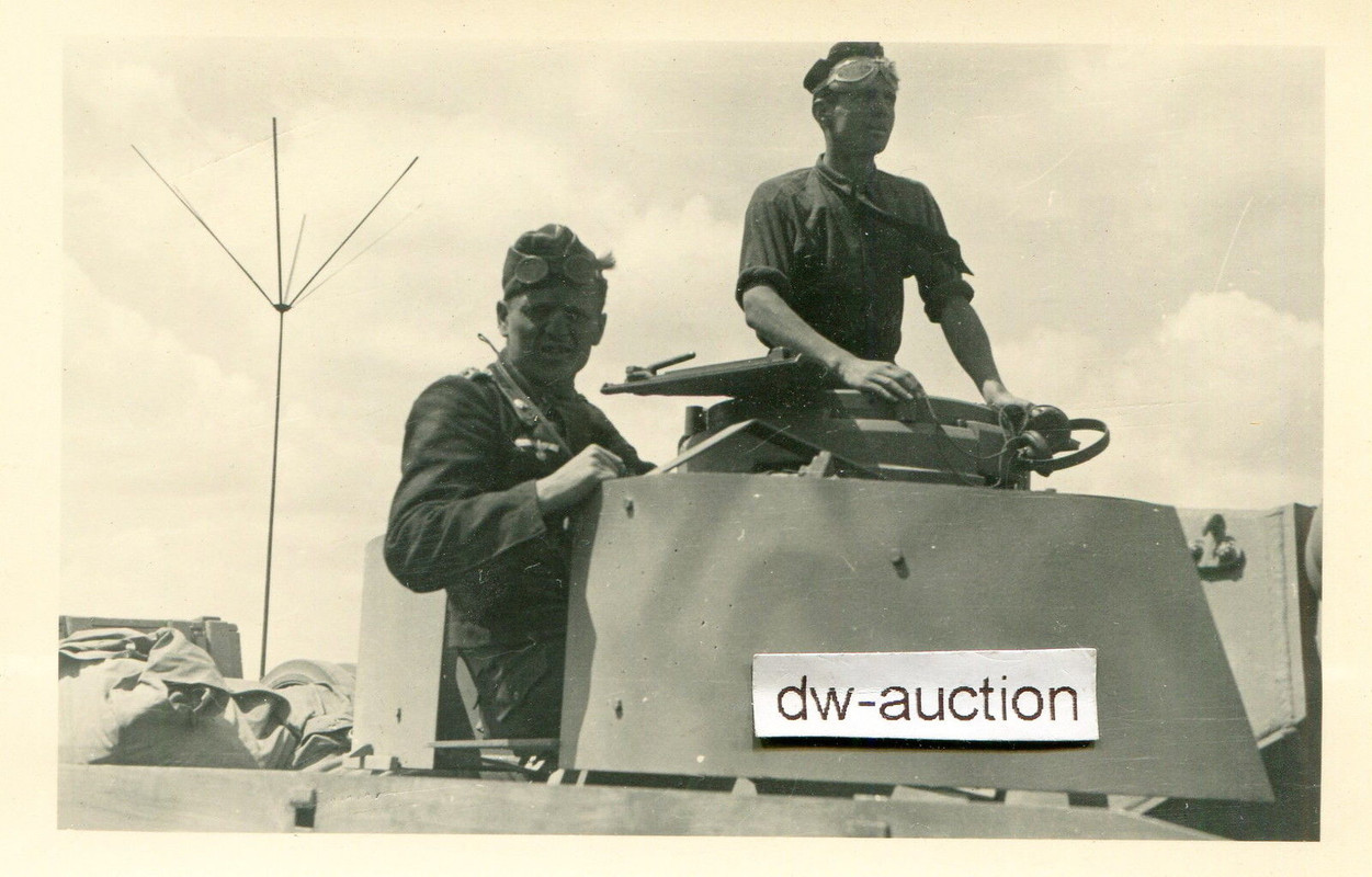 Panzer mit Seitenschürzen , Kommandant im Turm