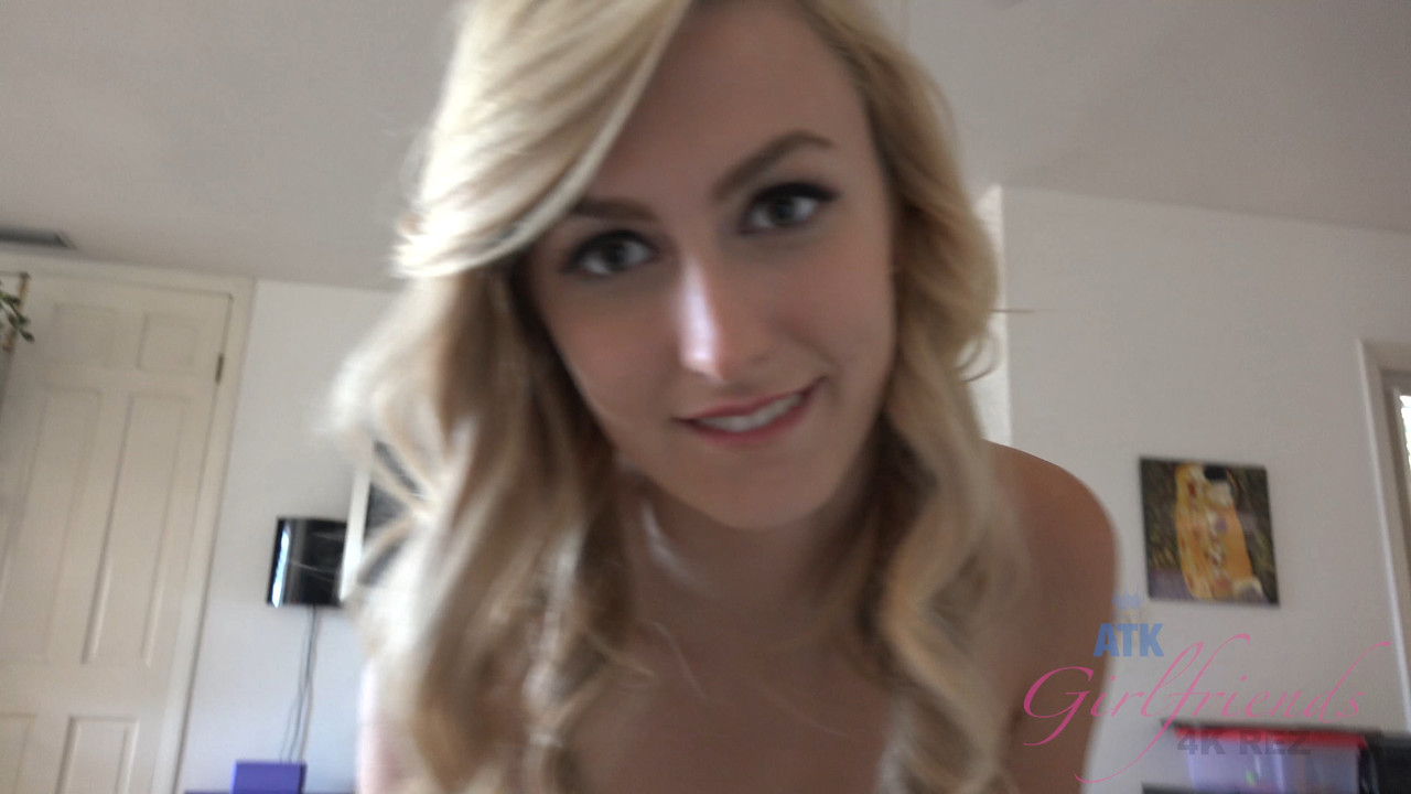 AGr@c3 - 47KG!rlfr!3nd$ - 0806154K.mp4_snapshot_01.04.831