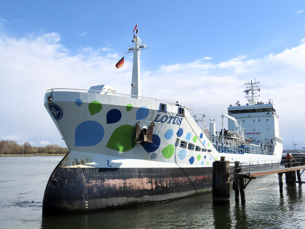 10BA8A7A-373E-44B6-9E7B-686EE121F93E