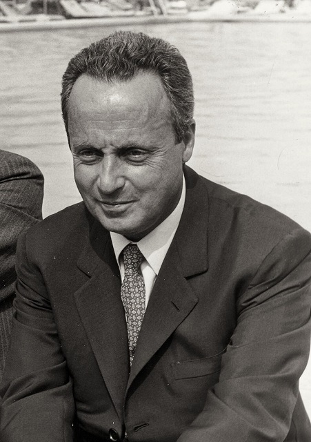Giorgio-Bassani-archivi-Mondadori-AA207101-(cropped)