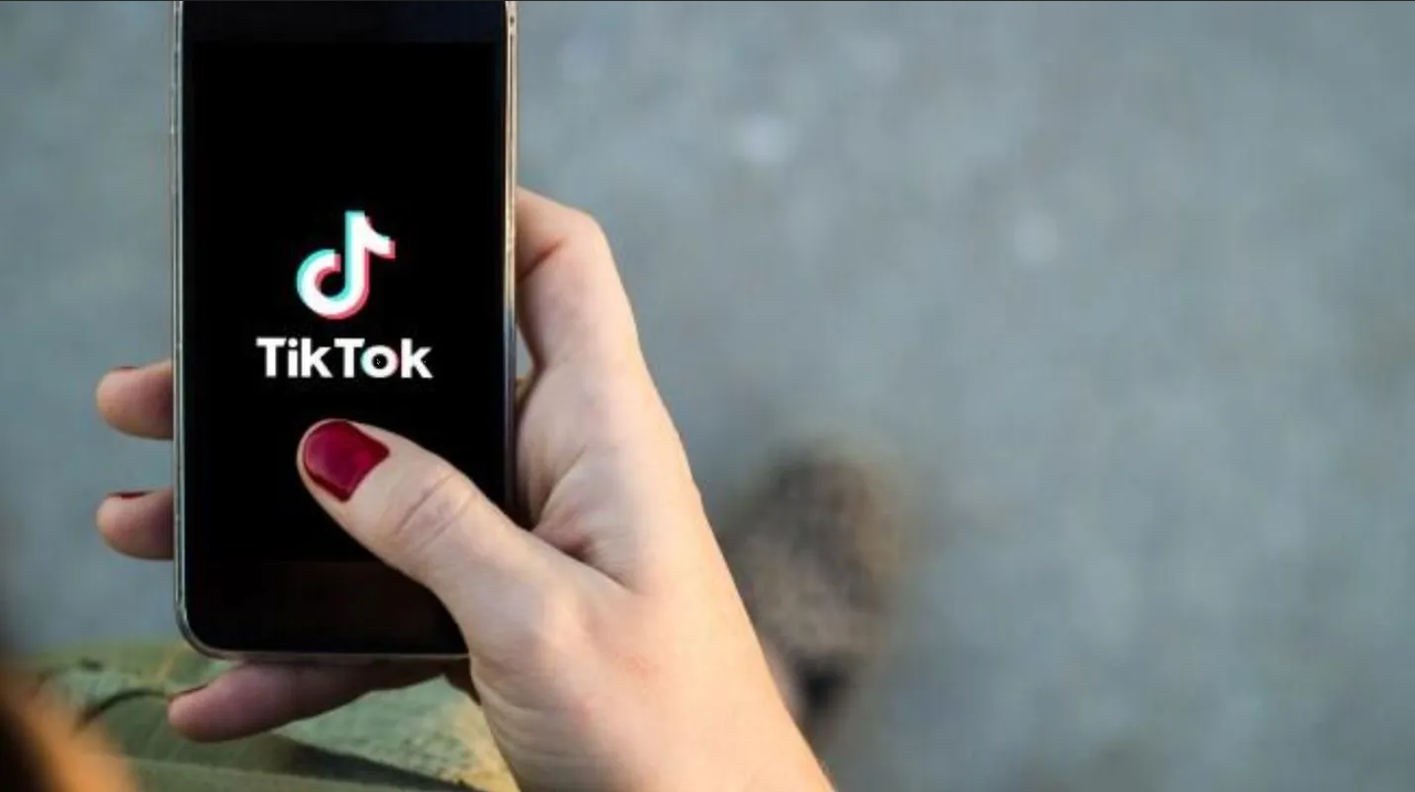 Mira que hace TikTok con los retos virales peligrosos