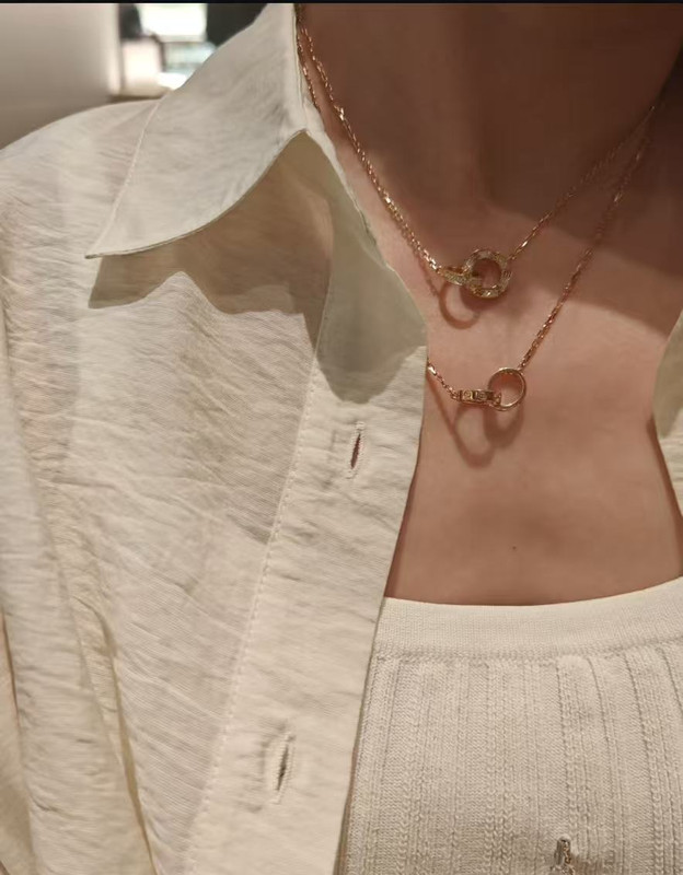 Bvlgari style pendant necklace