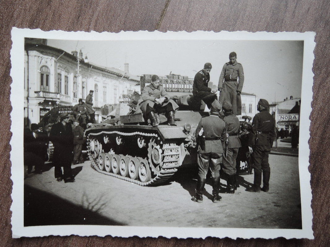 2.WK Foto Deutscher Panzer III in Rumänien Giurg