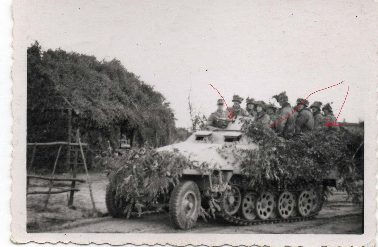 Orig Foto Deutsche Sdkfz 251D Tarn Camo Ostfront