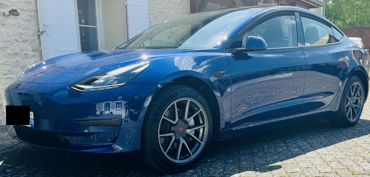 748F63E4-5C63-4A16-89E7-6DD29C49E57D_1_201_a