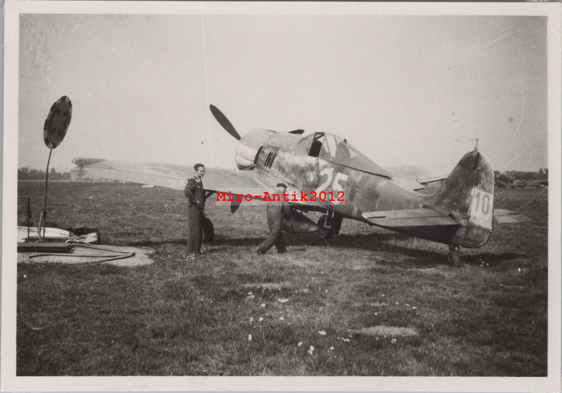 Foto, Flugzeug Focke-Wulf Fw 190 Nr. 25, J.G. 400 Gollob (N)50792