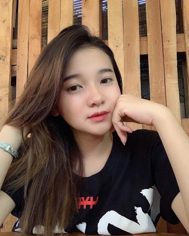 Foto-Cewe-Manis-819x1024.jpg