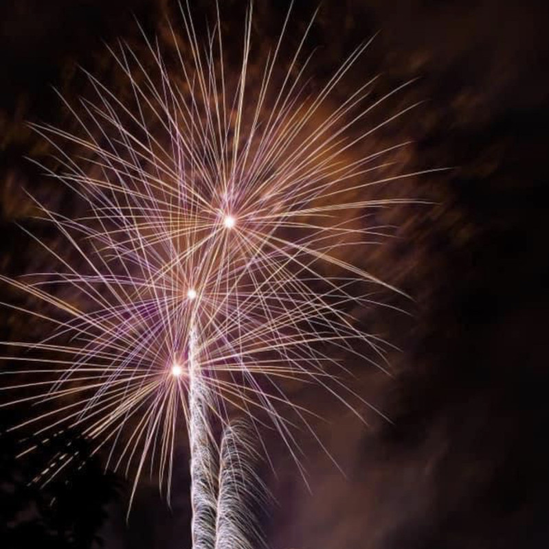 1491420-0-barton-le-clay-fireworks-spectacular-1024