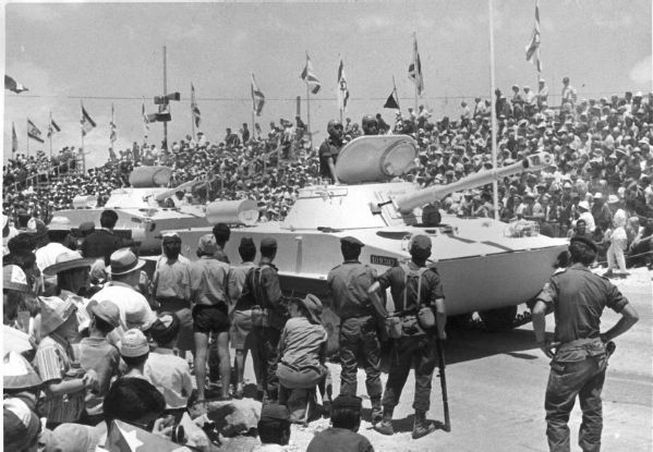 PT76-ID-parade-jerusalem-1968-hrv-1.jpg