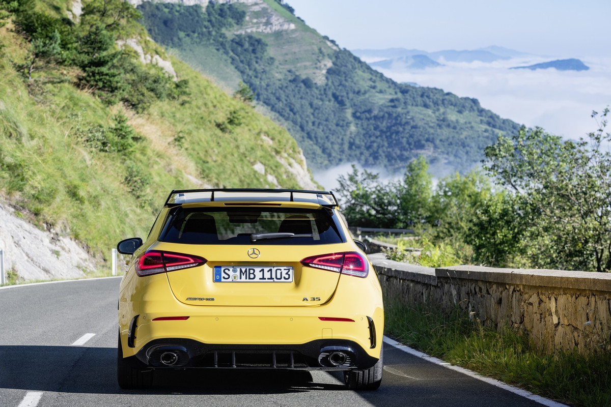 Mercedes-AMG A 35 4MATIC (11)
