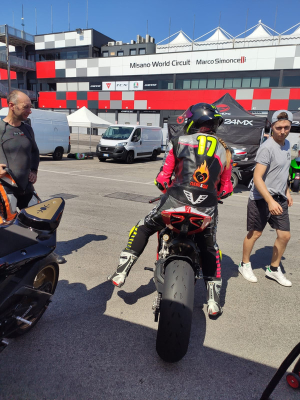 2CD8FD47-E815-4C23-85F9-C517A6D3B707