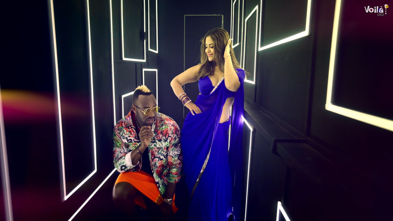 Avika Gor hot Sizzling Sexy Song Showing Big Boobs ,Cleavage,Deep Navel in Blue Saree.webm_snapshot_