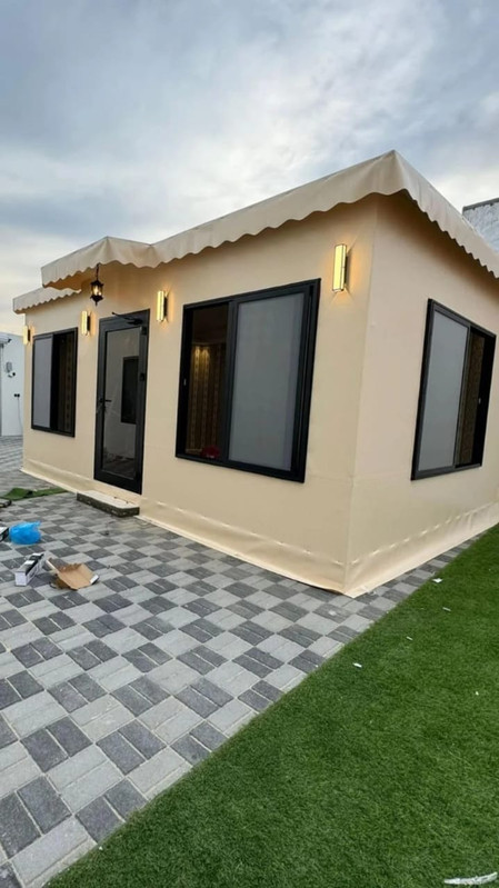 خيام ملكية فاخرة مع إضاءة داخلية في الأحساء