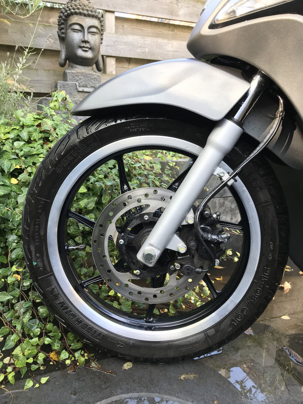 EF8AEA48-8C34-40B2-B3B7-7F1B0F29E248